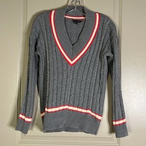 American eagle v neck sweater